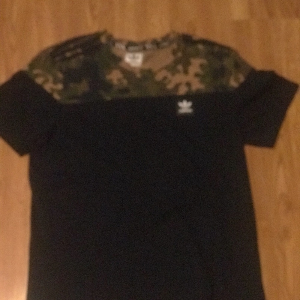 Adidas Quarter Camo Tee👌🏽